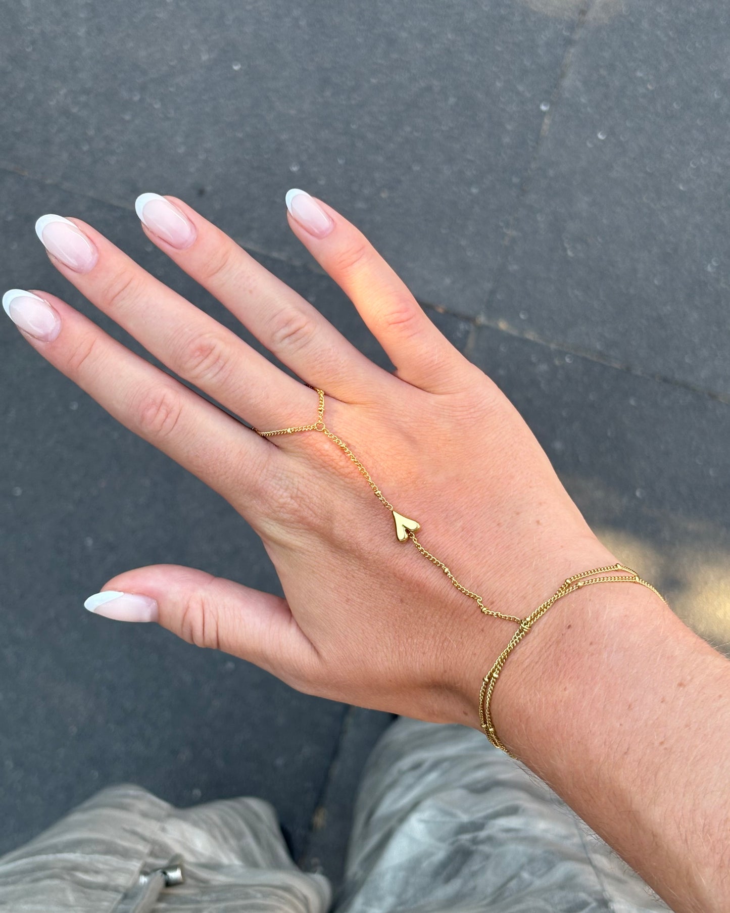 hand-chain Puck LaLunaTheLabel 7379 Goud